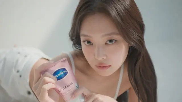 Bukan Sekadar Fokus pada Wajah, Ini Ritual Body Care Andalan Jennie BLACKPINK untuk Kulit Glowing