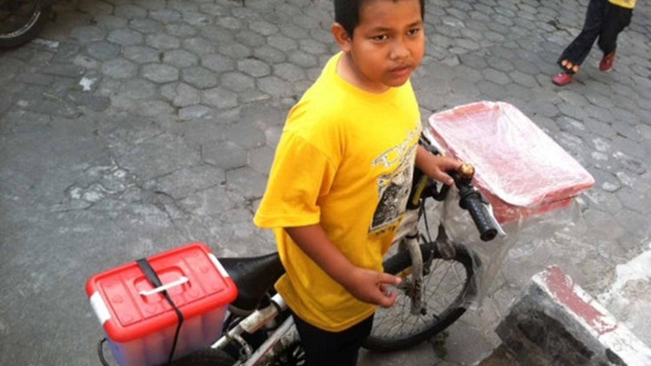 Kisah bocah SD di Sleman jual jajanan keliling demi bantu orang tua