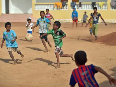 Anak-anak pengungsi dari Yaman di kamp pengungsi UNHCR. (AFP PHOTO/Tony KARUMBA)