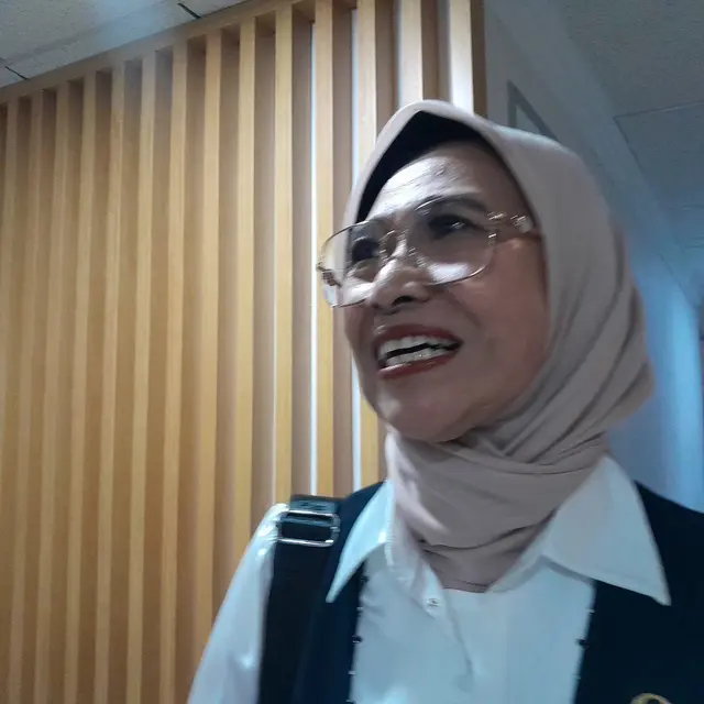 Ketua Komisi X DPR RI, Hetifah Sjaifudian mengatakan perlu dikaji lagi tentang rencana kebijakan Gubernur Jawa Barat Dedi Mulyadi masuk sekolah jam 6 pagi.
