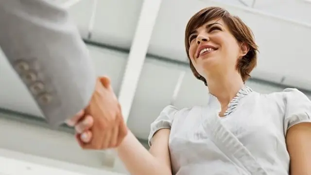 Reaksi Pria Ketika Melihat Wanita Cantik dan Seksi
