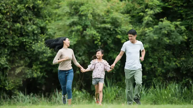 2. Jalan-Jalan di Alam [Dok/freepik.com]