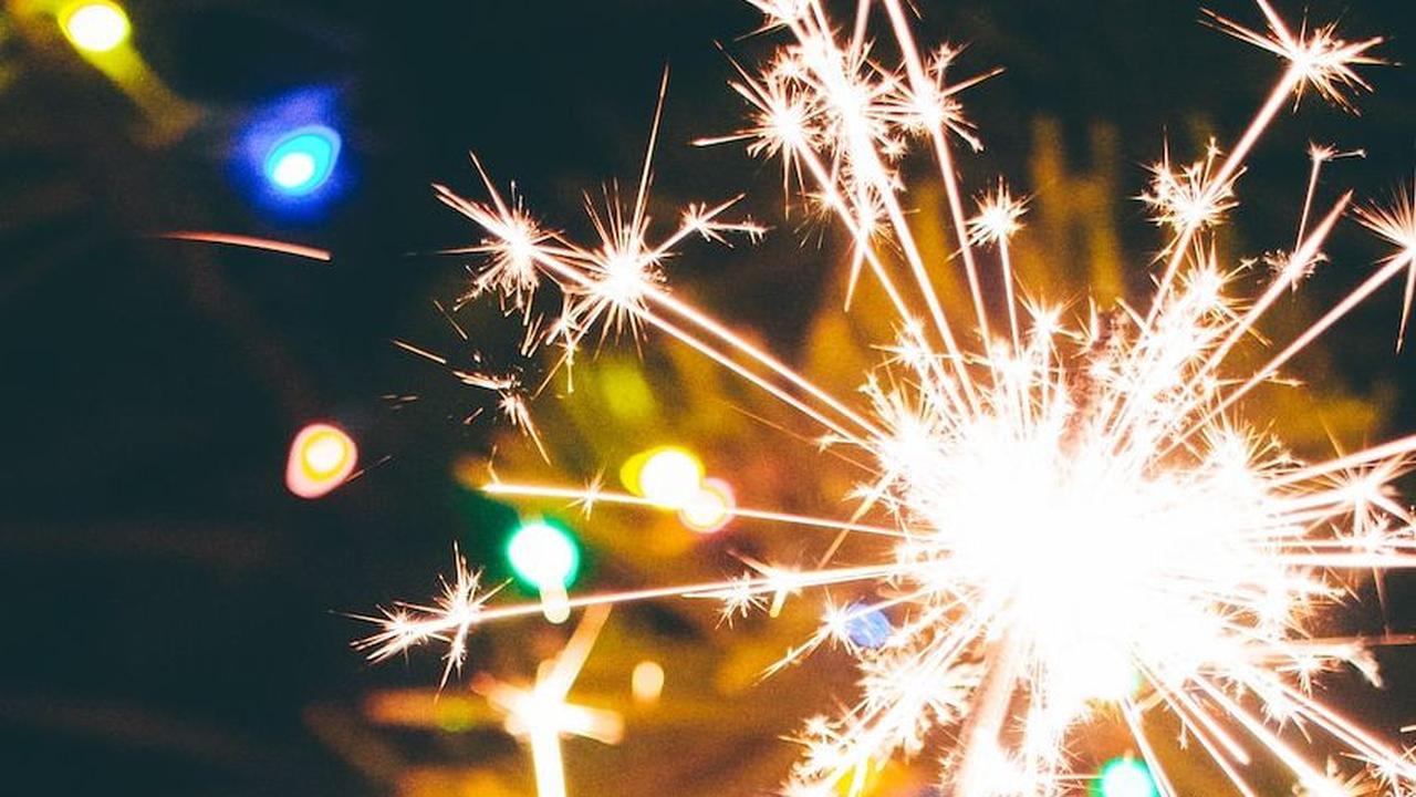 60. "Di hari yang berbahagia ini, saya ingin mengucapkan selamat Tahun Baru 2024. Semoga tahun ini membawa banyak kesempatan baru, keberkahan, dan kemajuan dalam hidup."