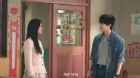 Cuplikan adegan Jeon Yeo Been dan Jung Jin Young di Ms. Incognito (dok. Genie TV/ENA/IMDb)