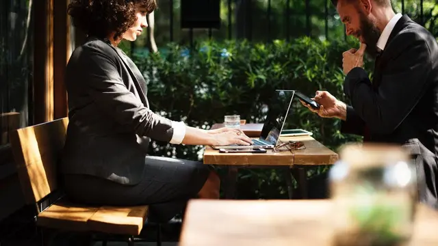 Girls, Setuju Kan Kalau Ini Contoh Sifat Cowok yang Suami-able?