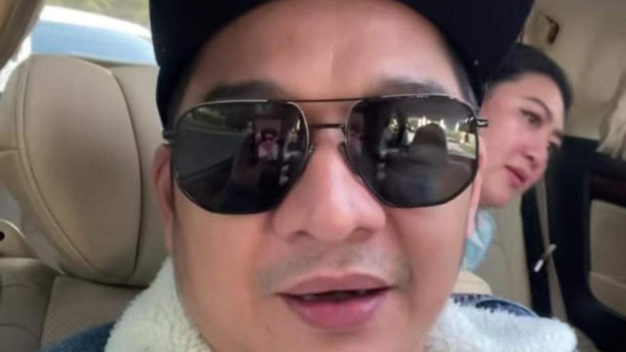 Potret Pasha dan Istri yang Baru Bisa Mudik Lebaran ke Palu