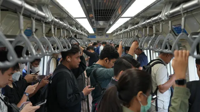 Penggunaan transportasi publik berbasis rel LRT Jabodebek meningkat di awal tahun. (Dok LRT Jabodebek)