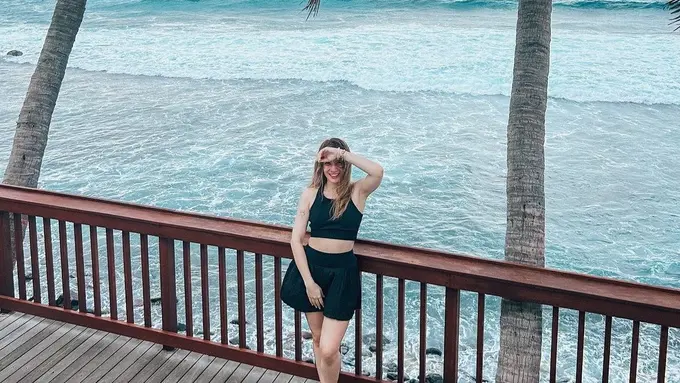 Putri Anne sempat berlibur ke Lombok bersama anak semata wayangnya, Ibrahim beberapa waktu lalu