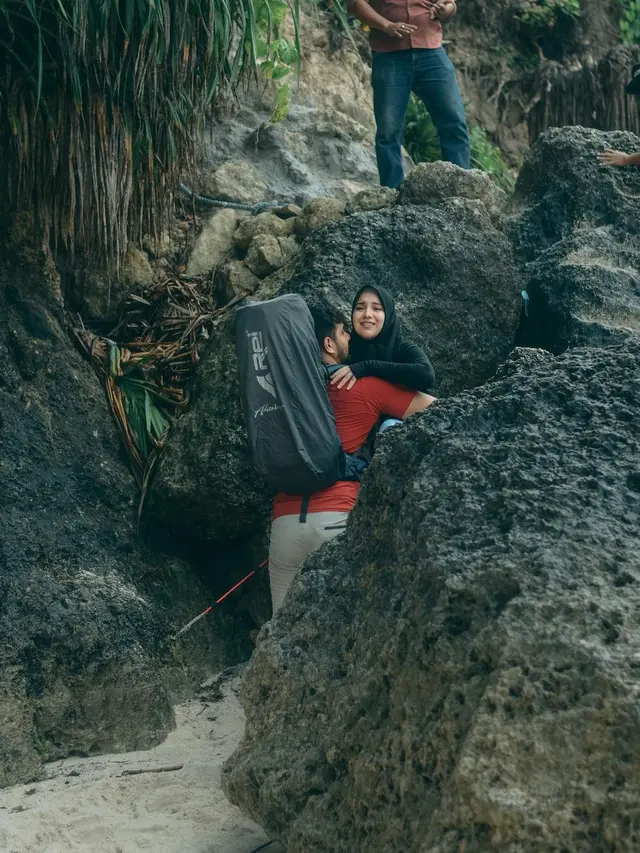 Tetap Mesra, Ini 6 Momen Ammar Zoni dan Irish Bella Camping Bareng