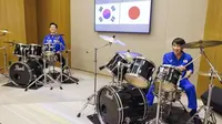 PM Jepang dan Presiden Korea Selatan Duet Gebuk Drum Bawakan Lagu BTS dan OST KPop Demon Hunters