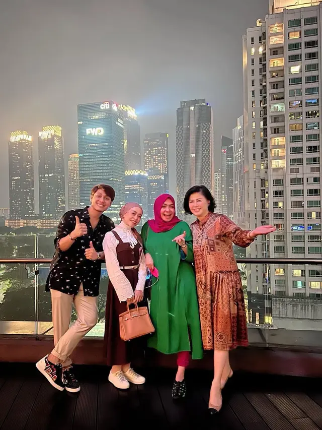 6 Momen Lesty Kejora dan Rizky Billar Dinner Mewah, Romantis