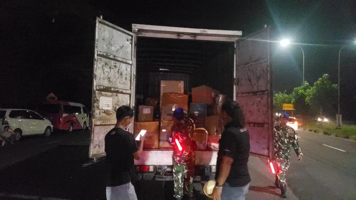 FOTO: TNI AL Gagalkan Penyelundupan Rokok Ilegal di Suramadu
