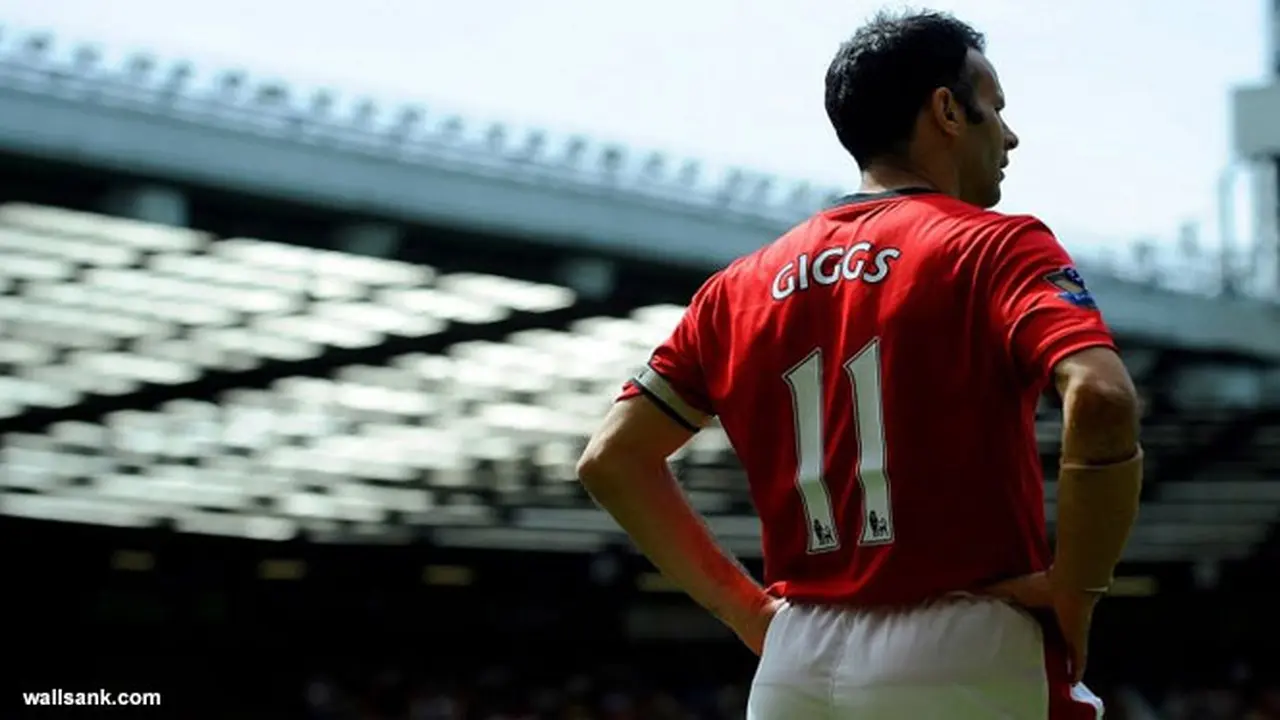 giggs-130814a.jpg