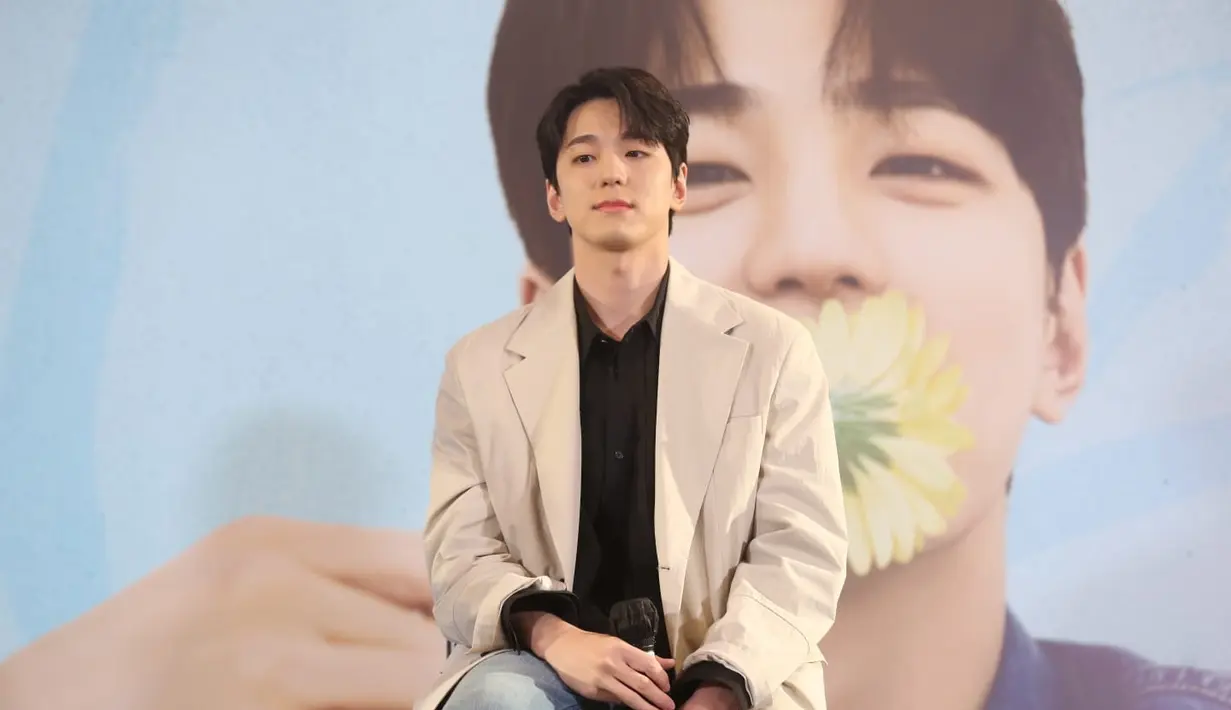 Dia juga mengaku deg-degan sebelum bertemu penggemar di Indonesia. [FIMELA.COM/Adrian Utama Putra]