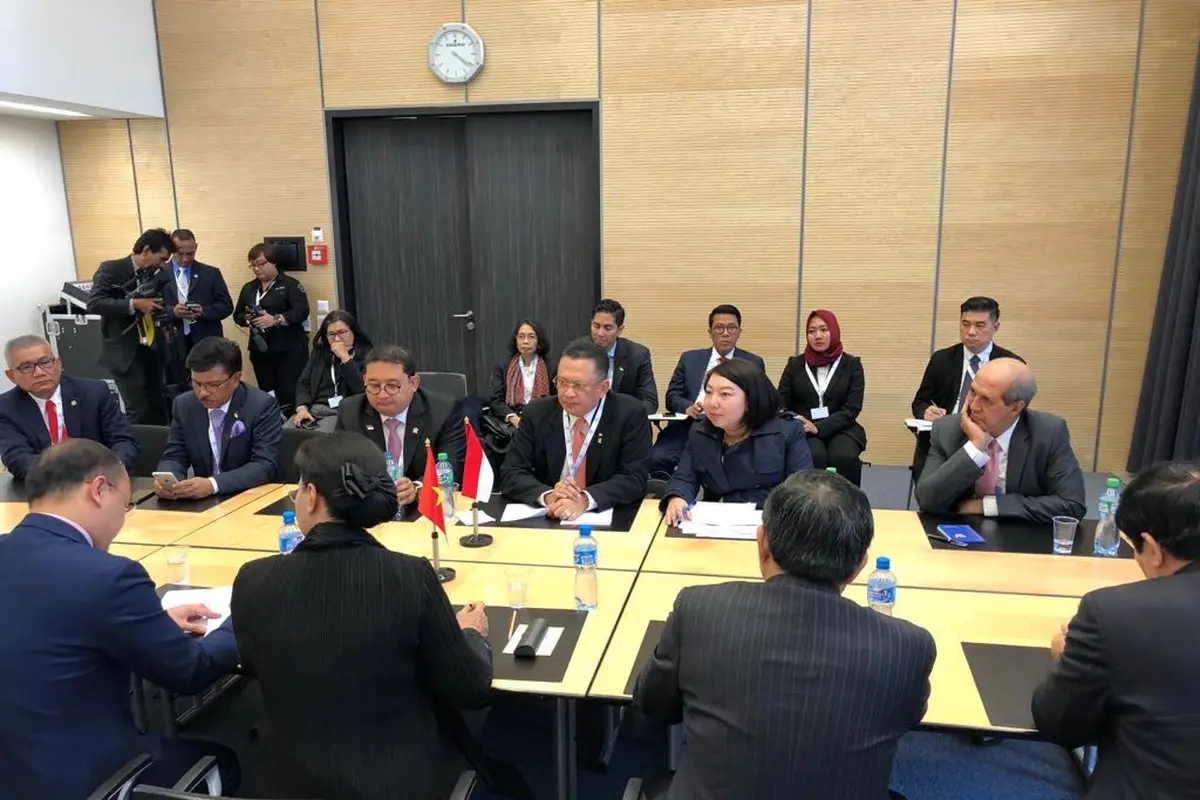 Anggota DPR RI dan delegasi Indonesia dalam salah satu sesi Sidang Uni Inter-Parlemen ke-138 atau The Inter-Parliamentary Union (IPU) 138th Assembly di Jenewa, Swiss (Biro Pers DPR-RI)