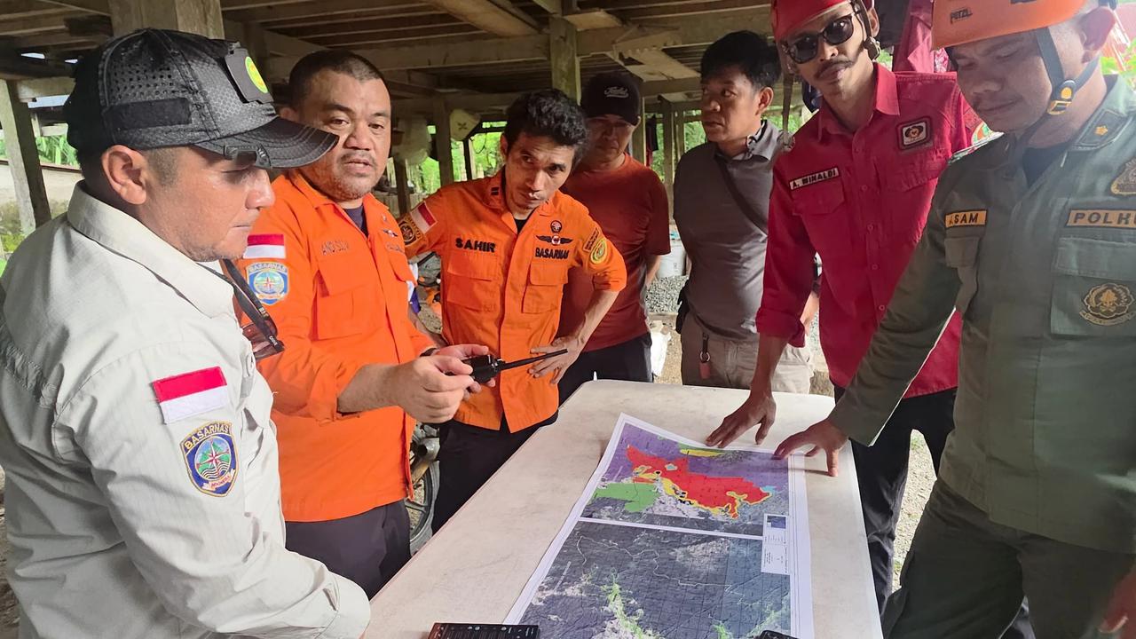 Tim pencari pesawat ATR 42-500 hilang kontak di maros
