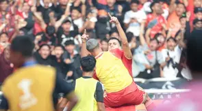 Pemain Persija Jakarta merayakan gol yang dicetak Alexander Jeremejeff ke gawang Persib Bandung dalam laga pekan kedua BRI Super League 2026/2027 di Stadion Utama Gelora Bung Karno (SUGBK) Senayan, Jakarta, Sabtu (12/9/2026) sore WIB.