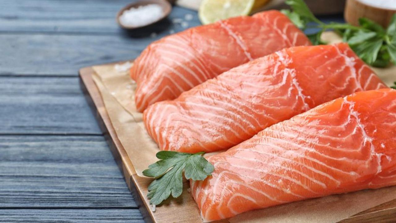 5 Alternatif Pengganti Ikan Salmon yang Tak Kalah Bergizi dengan Harga yang Lebih Murah