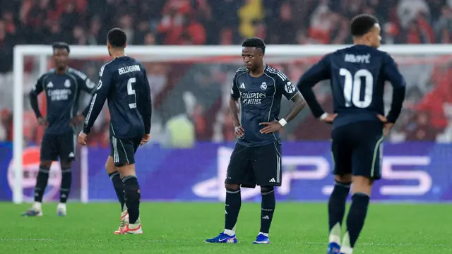 Foto: Kiper Cetak Gol Spektakuler ke Gawang Real Madrid, Benfica Rebut Tiket Terakhir Lolos ke Babak play-off Liga Champions