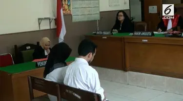 Pasutri pembuat dan pengedar vaksin palsu Hidayat Taufiqurahman dan Rita Agustina divonis oleh hakim Majelis Pengadilan Negeri kota Bekasi