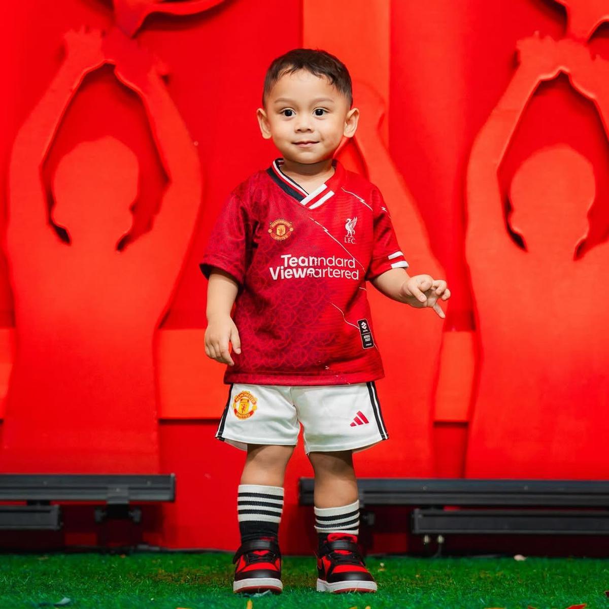 Potret Lucu Abang L Anak Lesti Kejora Cosplay, Mulai Avengers Sampai Pemain Manchester United