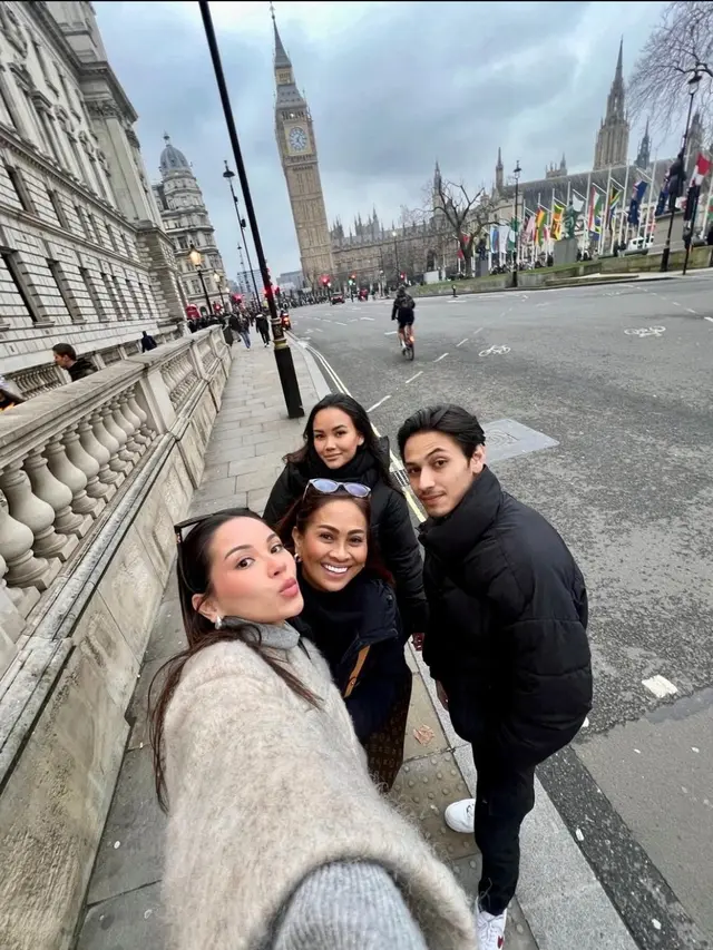 Al Ghazali dan Keluarga Alyssa Daguise