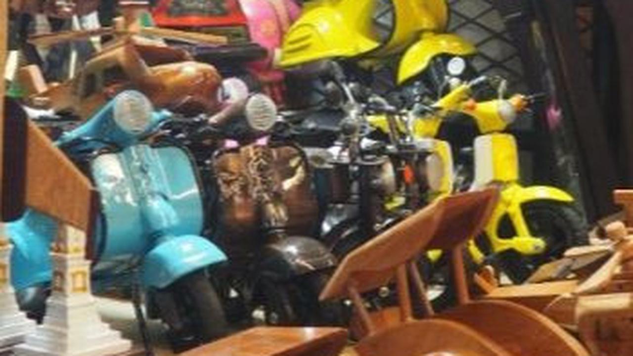 Melihat Kreasi Kerajinan Tangan di Teras Malioboro Yogyakarta yang Estetik, dari Mainan Anak hingga Aksesoris Fesyen