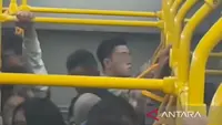 Pelaku Mastrubasi di Bus Transjakarta 2 Orang, Polisi Usut Motifnya