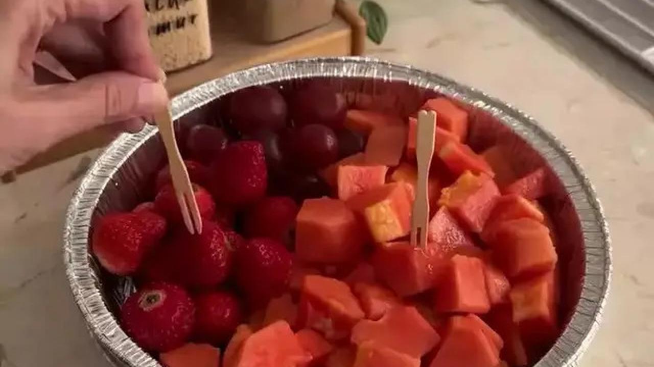 Cara Menyajikan Buah Segar Agar Tetap Dingin Berjam-jam Tanpa Es Batu