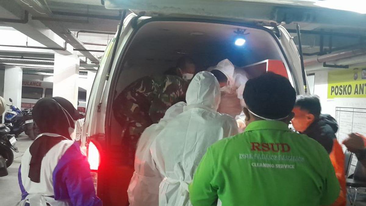 TNI Berduka, Ini Kronologi Tiga Prajurit Gugur Terseret Banjir Bandang di Sumbar