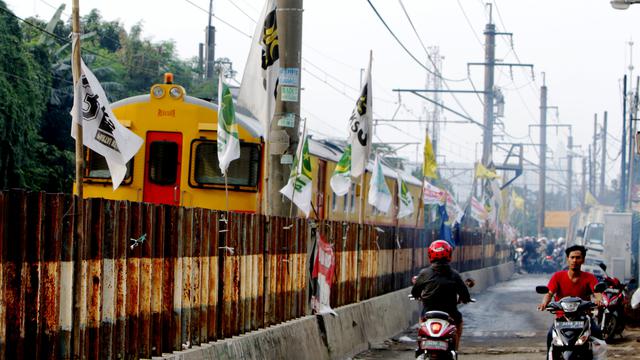 (FOTO) Atribut Kampanye Rusak Pemandangan Ibu Kota