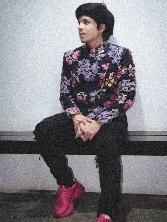 “Ada yang omsetnya nggak ada sama sekali. Ada toko yang karyawannya banyak banget tiba-tiba kita harus tutup karena PSBB,” ungkap Atta. (Instagram/attahalilintar)