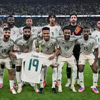 Arab Saudi vs Uruguay: The Green Falcons Haram Main Parkir Bus!