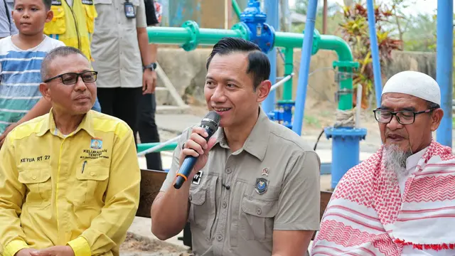 AHY meninjau sumur bor Gunung Tembak dan mendorong penambahan pasokan air bersih untuk memenuhi kebutuhan warga Balikpapan. (Dok Kemenko Infra)