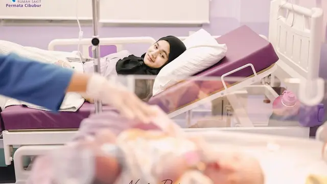 Melahirkan Anak Pertama, Ini 7 Momen Persalinan Istri Evan Marvino yang Bikin Haru