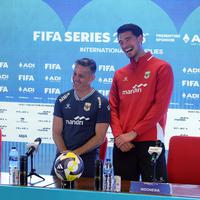 Foto: Elkan Baggott Dampingi John Herdman dalam Konferensi Pers Timnas Indonesia Jelang FIFA Series 2026