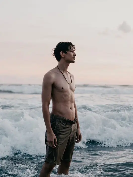 (Instagram/dimasbeck)