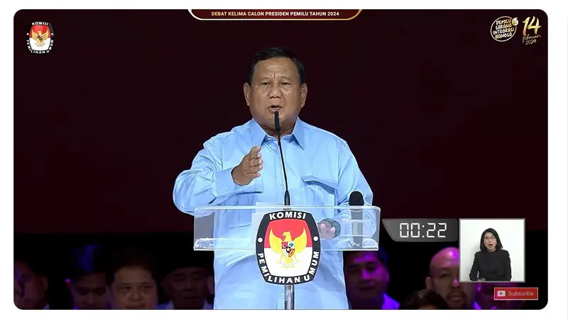 Calon Presiden (Capres) nomor urut 02 Prabowo Subianto saat membacakan visi misi di debat Pilpres 2024 terakhir yang digelar Minggu (4/2/2024) di Jakarta Convention Center (JCC), Senayan, Jakarta Pusat.