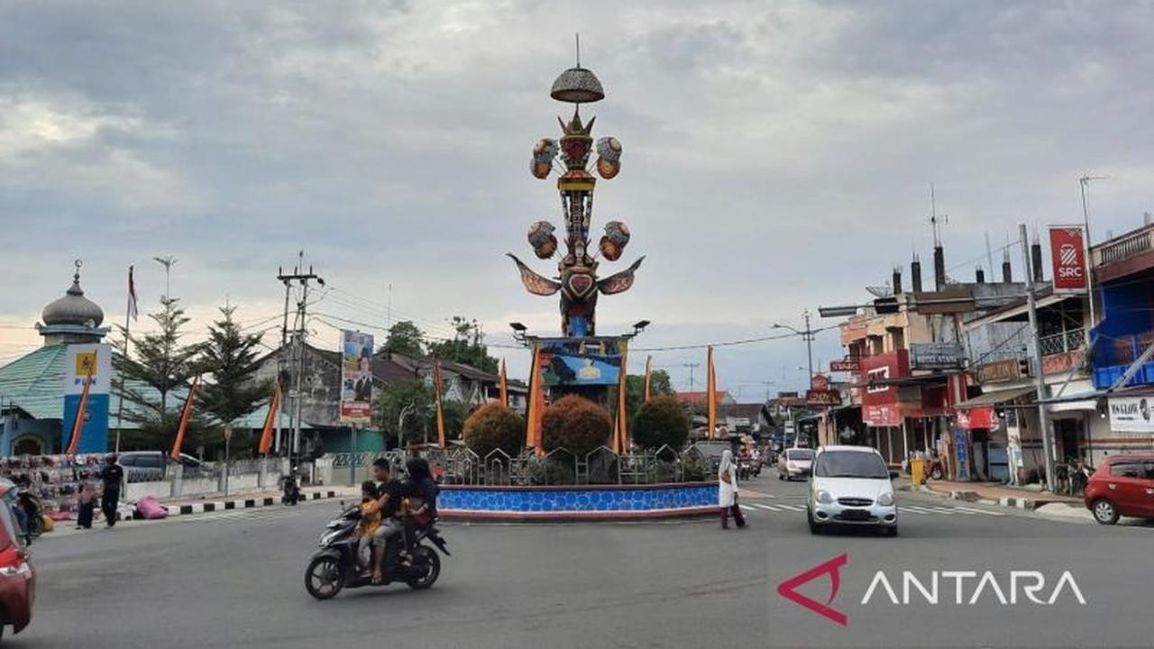 PAD Pariwisata Pariaman 2025 Melonjak Signifikan Meski Kunjungan Wisatawan Menurun