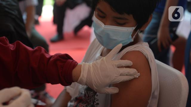 Vaksinasi Massal Anak Usia 12-17 Tahun di GBK