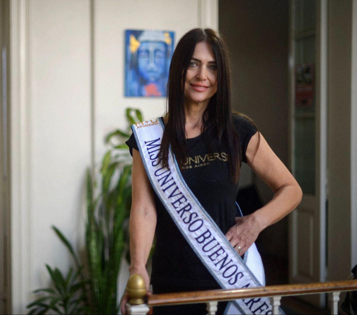 Seorang pengacara dan jurnalis wanita berusia 60 tahun, Alejandra Rodriguez memenangkan kontes kecantikan Miss Universe Buenos Aires. Kemenangan Rodríguez ini mendobrak norma kecantikan kuno dan menginspirasi wanita di seluruh dunia.&nbsp;MARCOS GOMEZ/AF