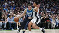 Luka Doncic (no 77) memimpin Mavericks mengalahkan Spurs (AP)