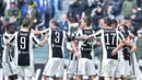 Pemain Juventus merayakan golnya saat melawan Sassuolo dalam pertandingan Liga Italia Serie A di Stadion Allianz di Turin, Italia (4/2). Juventus saat ini mengoleksi 59 poin dari 23 pertandingan. (Alessandro Di Marco / ANSA via AP)