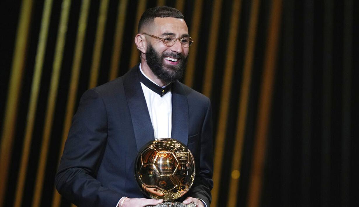 Benzema memang tampil fantastis sepanjang musim 2021/2022 kemarin. Pemain 34 tahun itu tercatat mencetak 50 gol dan 16 assist dalam 56 laga di level klub dan tim nasional. (AP/Francois Mori)