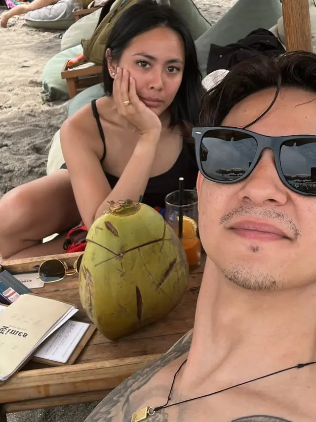 Potret Artis Pilih Liburan di Pantai Bali Akhir Tahun 2025
