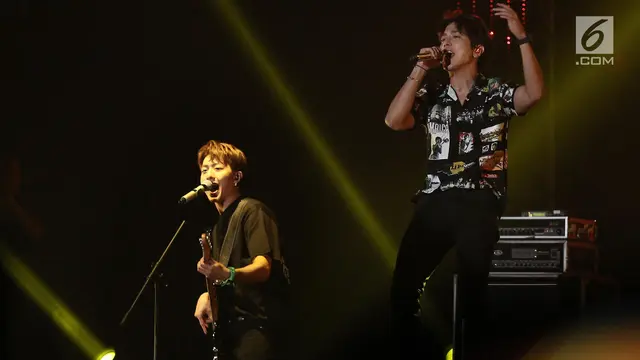 Konser Grup Pop Rock CNBLUE Gebrak Panggung Tangerang Selatan