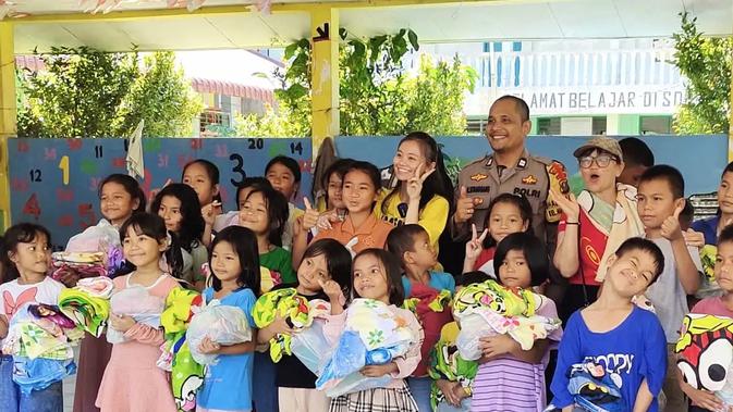 Mister Polisi Pelipur Lara Korban Bencana Sibolga