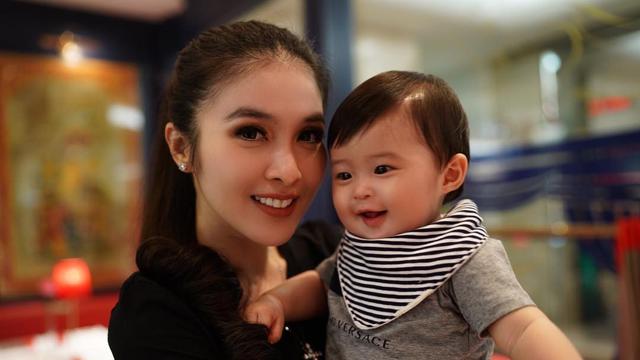 [Fimela] Sandra Dewi