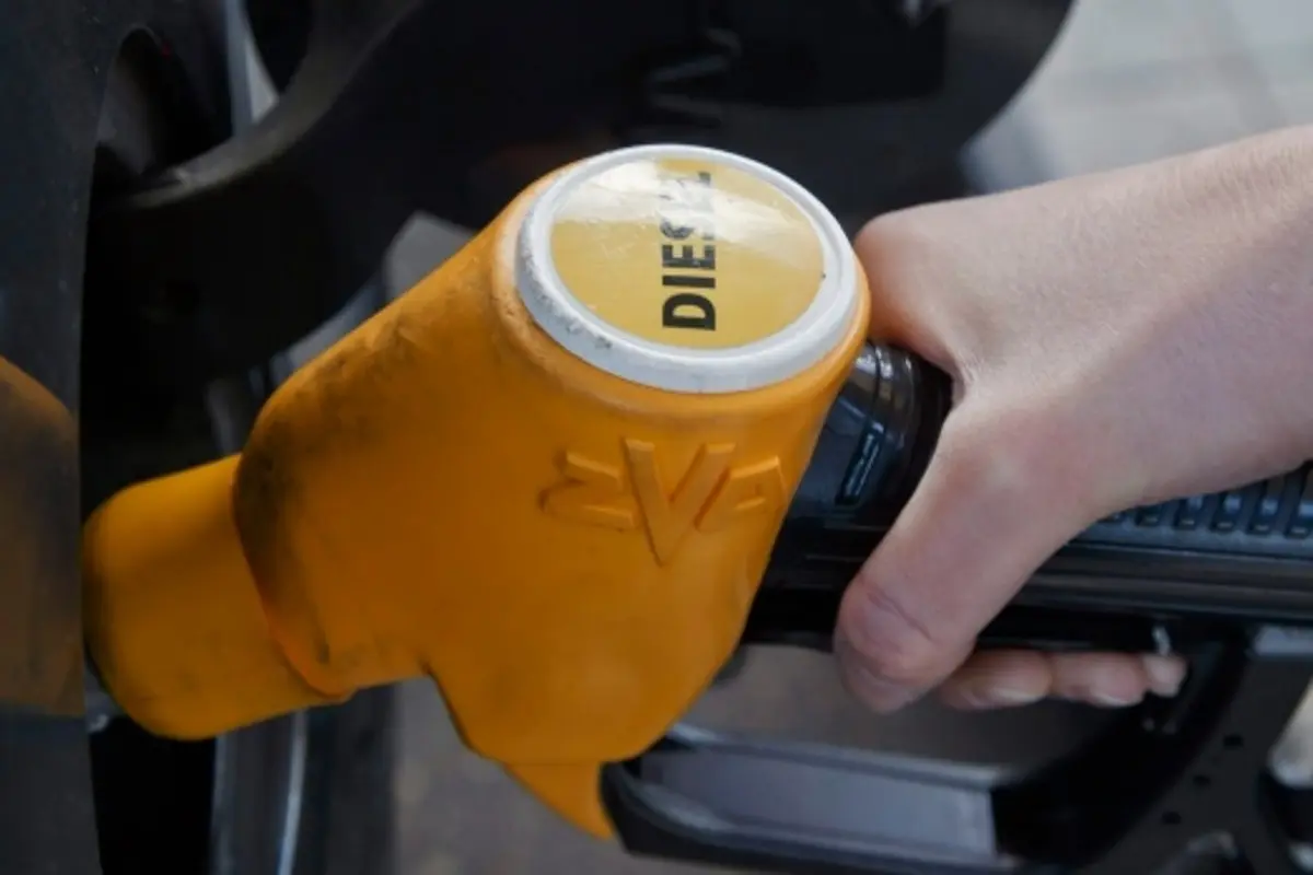 Ilustrasi bahan bakar diesel. (AP)