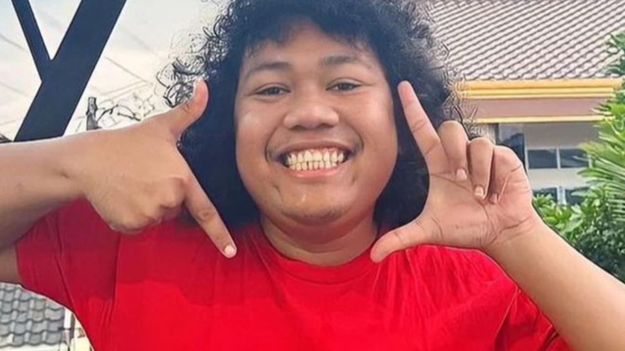 Cuek Diprotes Maju Pilkada, 8 Potret Marshel Widianto Blusukan ke Warga, Gayanya Bak Pejabat
